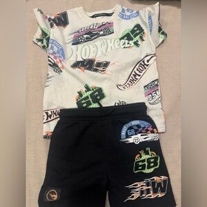 Hot Wheels matching set